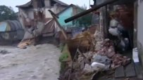 Бедствено положение в Берковица, приливна вълна заля града