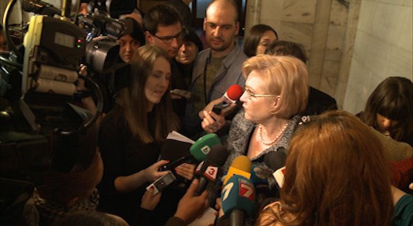 Менда Стоянова обясни защо не е зачетен гласа на БСП
