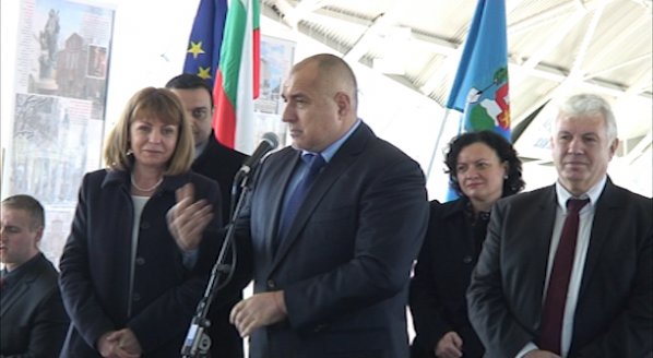 Борисов: Асфалт не се е яло, но като го няма, загиват хора