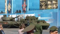 Супер модерен руски танк закъса на репетицията преди парада в Москва
