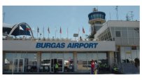Самолет се приземи аварийно в Бургас заради сигнал за бомба от пиян пътник