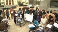 Майки на протест пред НС: Спрете геноцида над децата на България