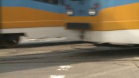 Два трамвая се удариха в София, пострадала е ватманка