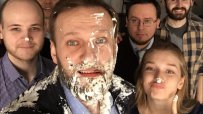 Замериха с торта руския опозиционен лидер Алексей Навални