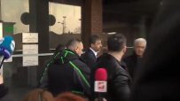 Василев избяга от медиите с 15 души охрана