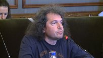 Депутати изслушаха сценарист от "Шоуто на Слави" за референдума