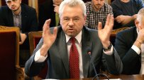 ДПС поиска оставката на Москов