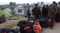 Гръцките власти започнаха евакуация на бежанския лагер в Идомени
