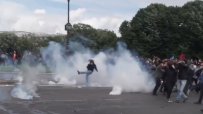 Десетки ранени по време на протест в Париж