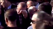 Ердоган се разплака на погребението на свой приятел, убит от превратаджиите