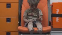 Шокираща снимка на ранено сирийче порази света