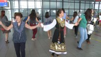 На летище София агитираха с хора сънародниците ни да се завърнат в България