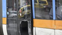 Тежка катастрофа между трамвай и кола в София