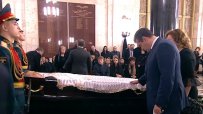 Изпращат убития в Анкара руски посланик Андрей Карлов в последния му път