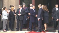 Плевнелиев и Попова напуснаха сградата на Президентството