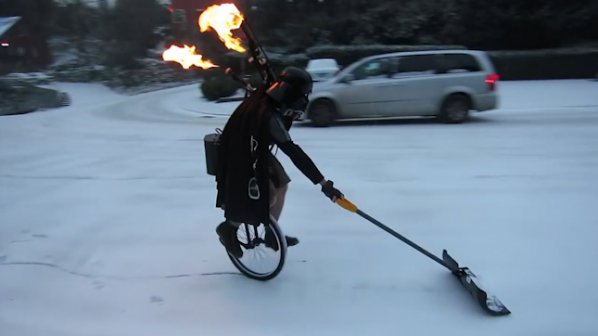 Дарт Вейдър почисти улицата от снега по уникален начин
