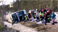 Трима загинали и десетки ранени при катастрофа на училищен автобус в Швеция