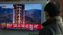 Северна Корея показа балистична ракета, която се разполага на подводници