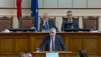 Марешки се изцепи: Химнът не е популярна песен, за да звучи всеки ден в парламента