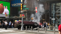 Кола се вряза в пешеходци в Ню Йорк, има много пострадали и един загинал