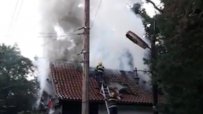 Изгоря покривът на емблематичната трамвайна спирка "Вишнева" в София