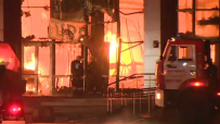 Огромен пожар избухна в търговски център в Москва