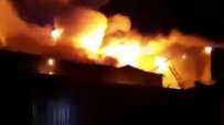Пожар избухна на пазар за дрехи на едро в Ростов на Дон
