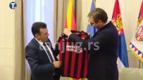Сръбският президент стана македонски футболист