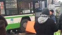 Aвтобус се вряза в спирка в Москва, има ранени