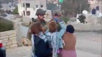 Палестинска тийнеджърка нападна израелски войници