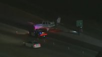 Самолет кацна на магистрала край Лос Анджелис