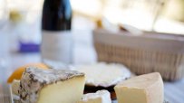 Истинското и фалшивото сирене се познават по цената(АУДИО)