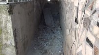 Цигани прокопаха тунел до училище