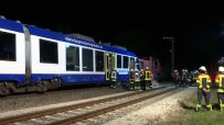 Пътнически и товарен влак се сблъскаха в Германия, има жертви