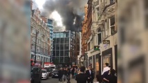 Роби Уилямс за пожара в лондонския хотел: Издигаха се кълба от дим