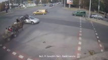  Каруци връхлетяха върху кола в Хасково