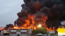 Огромен пожар е избухнал във френски химически завод