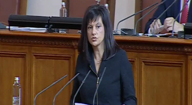 Дариткова поиска да текстът за глобите на медиците да отпадне от Закона за извънредните мерки