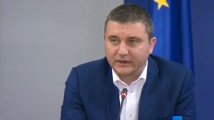  Пенсиите ще се вдигнат от 1 юли, макар рецесията, увери Горанов 
