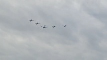  Военни самолети летяха над Москва 