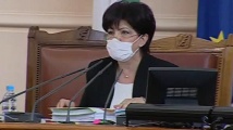  Караянчева: Както всички българи носят маски, по този начин и ние в Народно събрание би трябвало да го вършим 