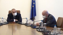  Борисов на заседание с Щаба и здравния министър за COVID-ситуацията: Имаме доста оздравели 