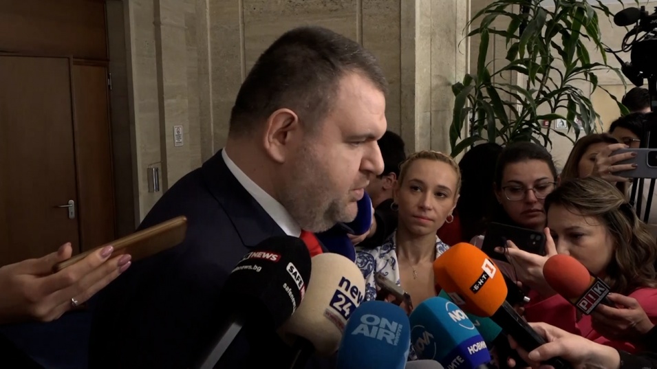 Пеевски за Тагарев: Нулева работа за Украйна! Жалка гледка е да обвинява зам.-министрите
