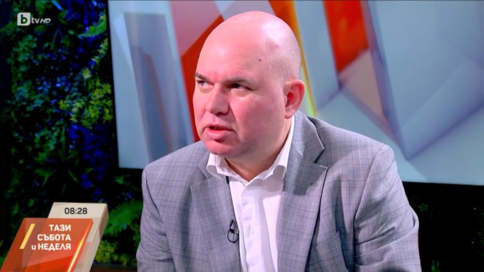 Владислав Панев: Възможно е Борисов и Петков да не си говорят, но 9 месеца мнозинството работи, знаят си спатиите