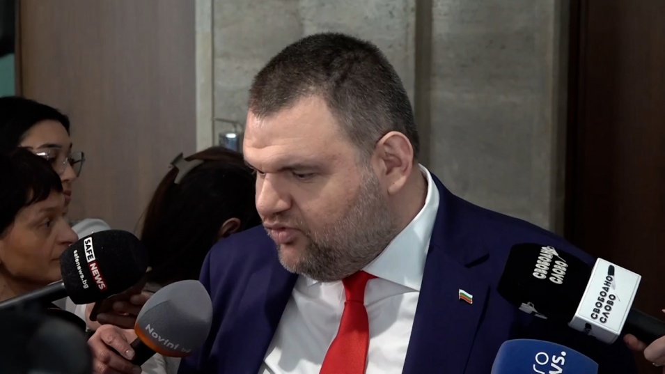 Пеевски: Може да управляваме с Кирил Петков, а Борисов да е в опозиция